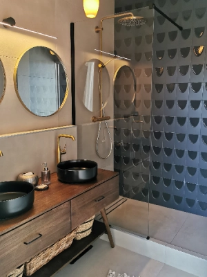 image of Vintage and Bathroom 