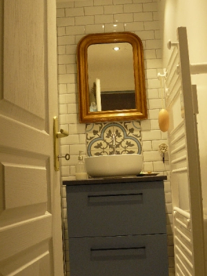 image of Vintage and Bathroom 